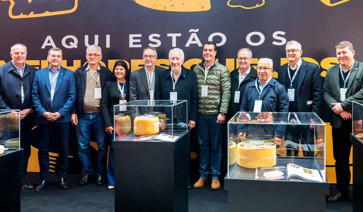 Lançamento da 3ª edição da premiação que valoriza produtores rurais, queijarias e laticínios paranaenses, incentivando a qualidade, a inovação e o fortalecimento da cadeia produtiva do leite no Paraná Lançamento da 3ª edição da premiação que valoriza produtores rurais, queijarias e laticínios paranaenses, incentivando a qualidade, a inovação e o fortalecimento da cadeia produtiva do leite no Paraná