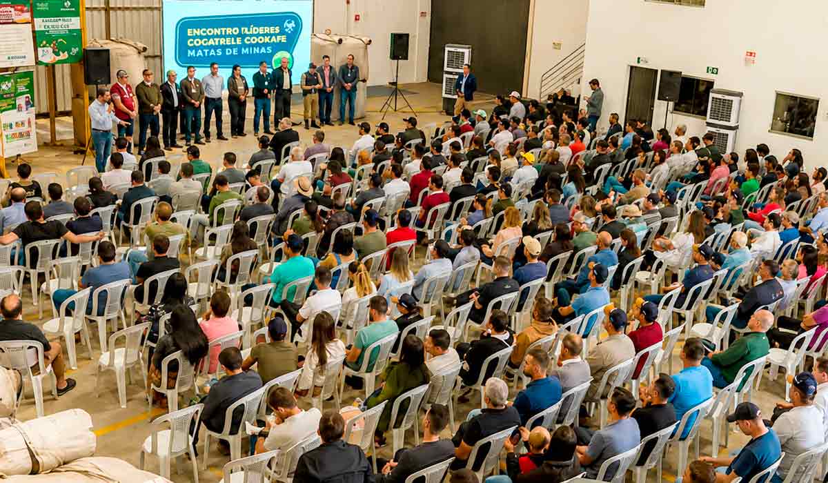 Produtores acompanham soluções para elevar eficiência nas lavouras e empresas apresentam tecnologias voltadas ao café de qualidade Produtores acompanham soluções para elevar eficiência nas lavouras e empresas apresentam tecnologias voltadas ao café de qualidade