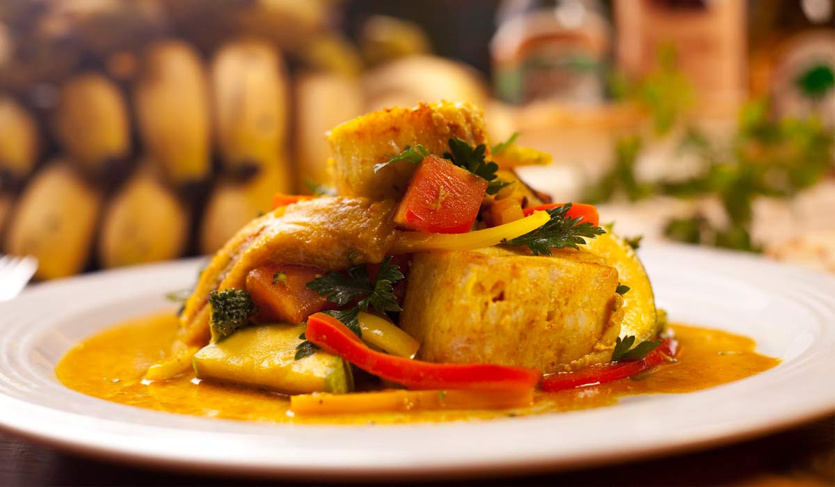 Peixe assado na cachaça de Paraty que possui muitos sabores mas talvez o mais relevante deles seja a cachaça Peixe assado na cachaça de Paraty que possui muitos sabores mas talvez o mais relevante deles seja a cachaça