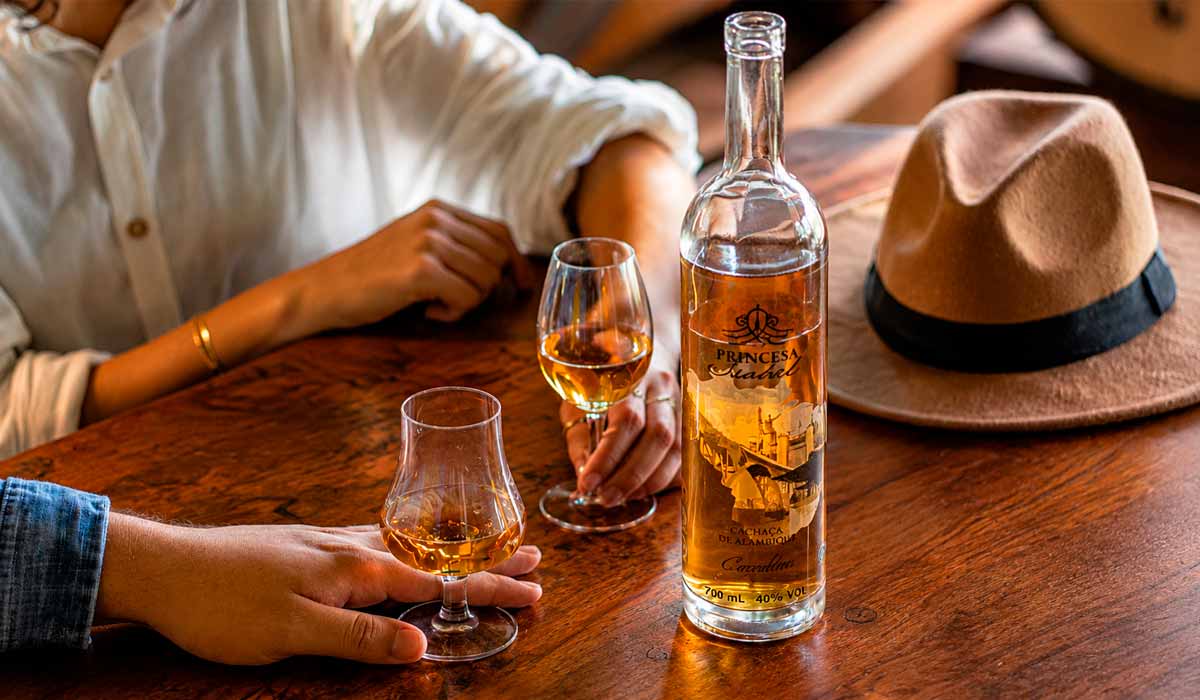 Certificação valoriza origem e qualidade da cachaça brasileira e rodadas de negócios aproximam produtores e compradores internacionais Certificação valoriza origem e qualidade da cachaça brasileira e rodadas de negócios aproximam produtores e compradores internacionais