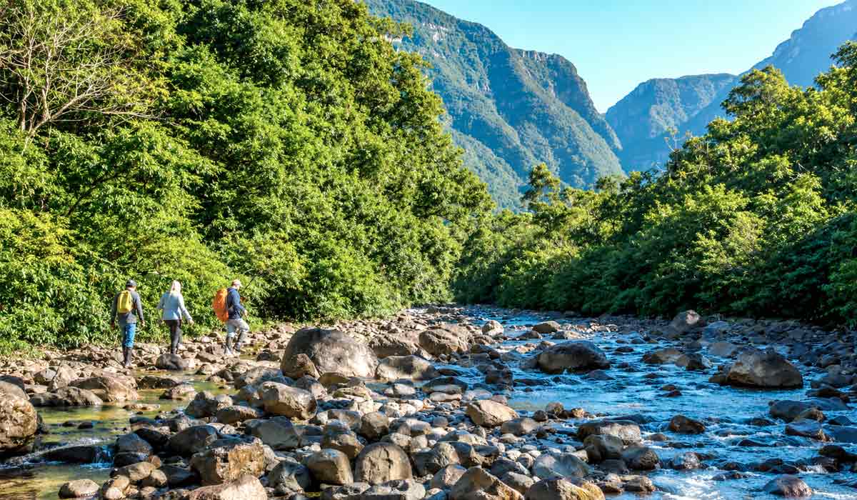 Cânions do Sul cânions foram "formados pelos processos geomorfológicos únicos que o continente sofreu durante a dissolução do supercontinente Gondwana há cerca de 180 milhões de anos", de acordo com a Unesco Cânions do Sul cânions foram "formados pelos processos geomorfológicos únicos que o continente sofreu durante a dissolução do supercontinente Gondwana há cerca de 180 milhões de anos", de acordo com a Unesco