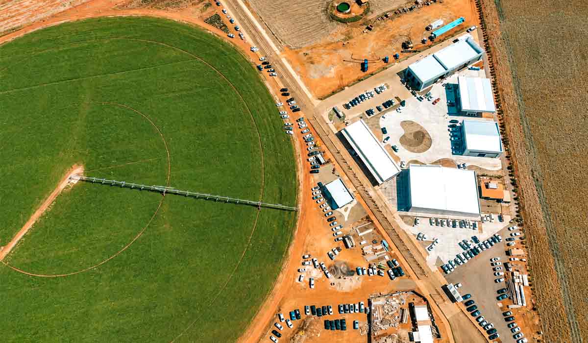 Novo centro em Minas Gerais aposta em estrutura inédita com capacidade para formar 400 especialistas em agricultura irrigada por ano Novo centro em Minas Gerais aposta em estrutura inédita com capacidade para formar 400 especialistas em agricultura irrigada por ano