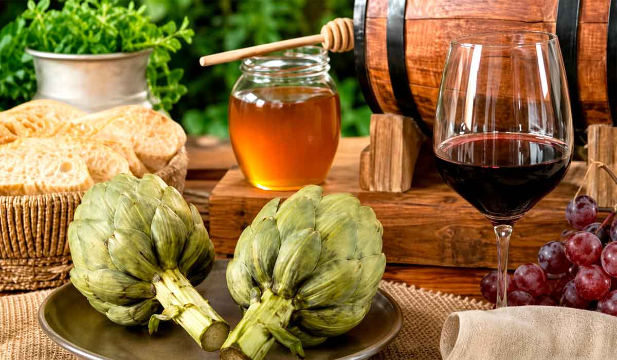 O visitante terá acesso à rica gastronomia e produtos regionais no tradicional festival que une alcachofra, vinho e mel em São Roque O visitante terá acesso à rica gastronomia e produtos regionais no tradicional festival que une alcachofra, vinho e mel em São Roque