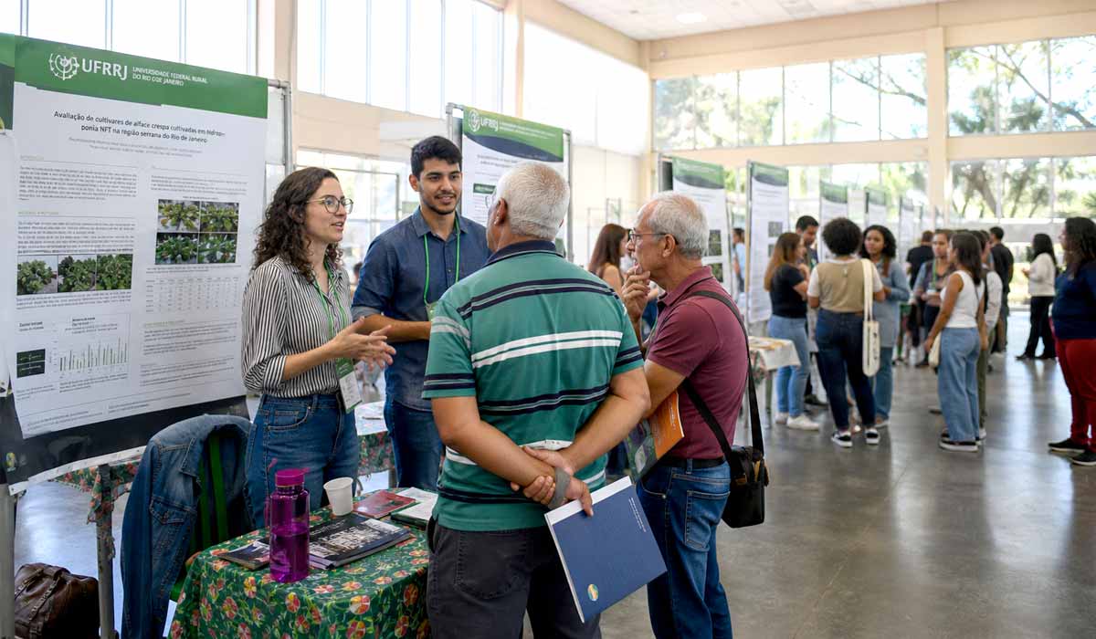 Evento reúne pesquisadores, produtores e consumidores em torno da economia agroecológica e da sociobiodiversidade. Ciência e saber popular se encontram na programação científica do principal evento de agroecologia da América do Sul Evento reúne pesquisadores, produtores e consumidores em torno da economia agroecológica e da sociobiodiversidade. Ciência e saber popular se encontram na programação científica do principal evento de agroecologia da América do Sul