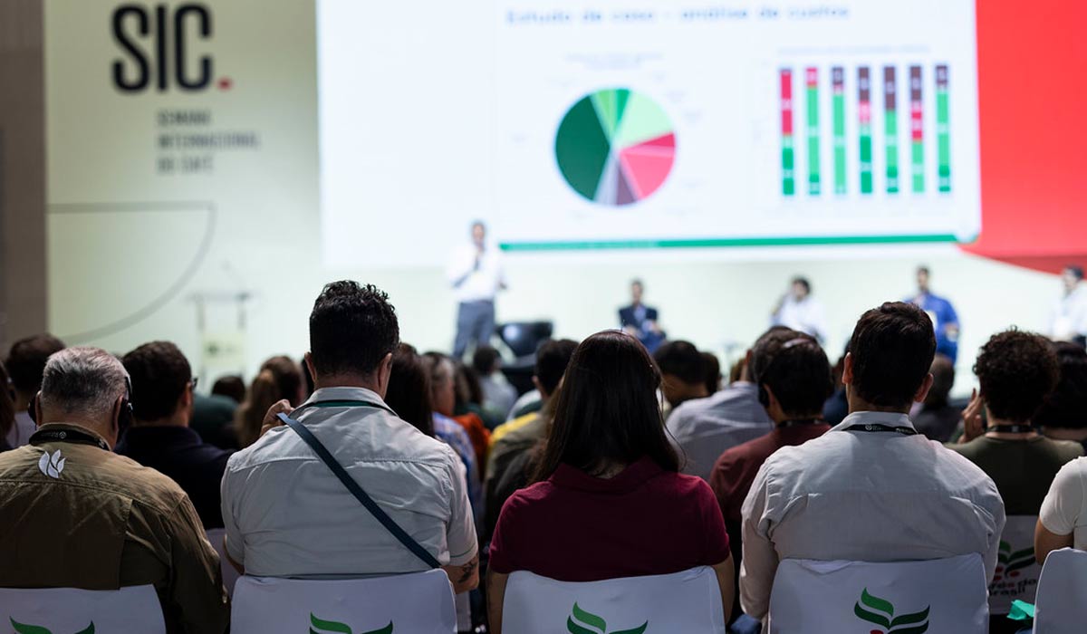 O conteúdo conecta mercado, negócios e conhecimento, através de palestras, fóruns e rodadas de negociação O conteúdo conecta mercado, negócios e conhecimento, através de palestras, fóruns e rodadas de negociação
