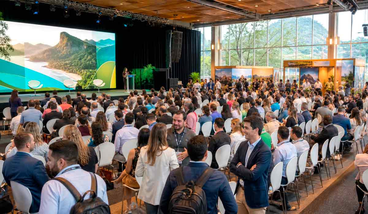 O ambiente de negócios do Abeta Summit aproxima empresários, gestores públicos e profissionais em busca de parcerias O ambiente de negócios do Abeta Summit aproxima empresários, gestores públicos e profissionais em busca de parcerias