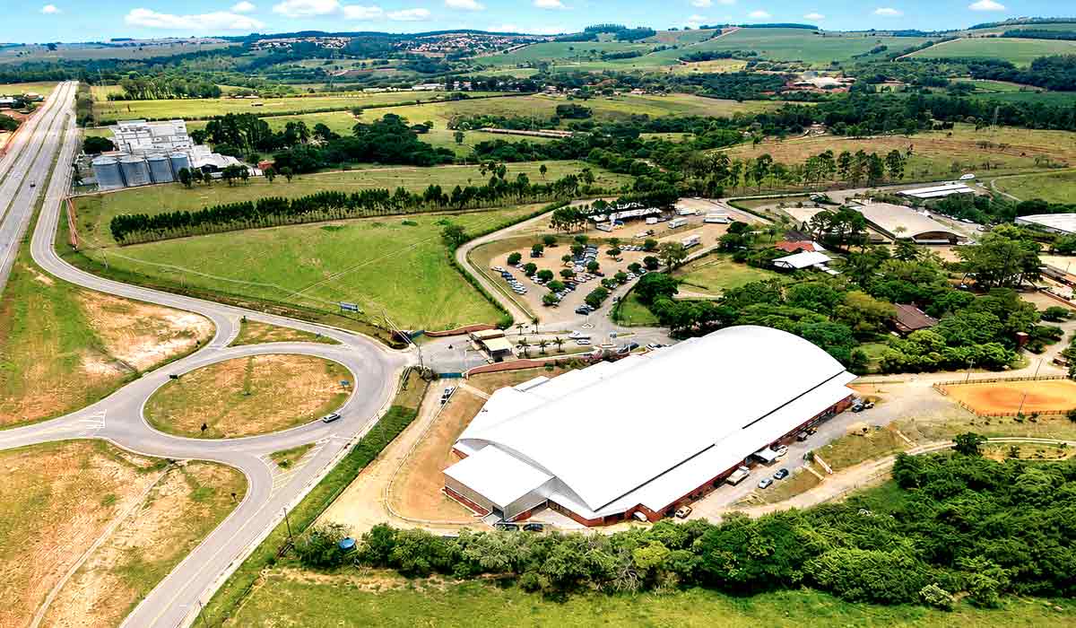 Centro Hípico Tatuí recebe expositores em infraestrutura que sustenta dez dias de competições e negócios na capital brasileira da raça Centro Hípico Tatuí recebe expositores em infraestrutura que sustenta dez dias de competições e negócios na capital brasileira da raça